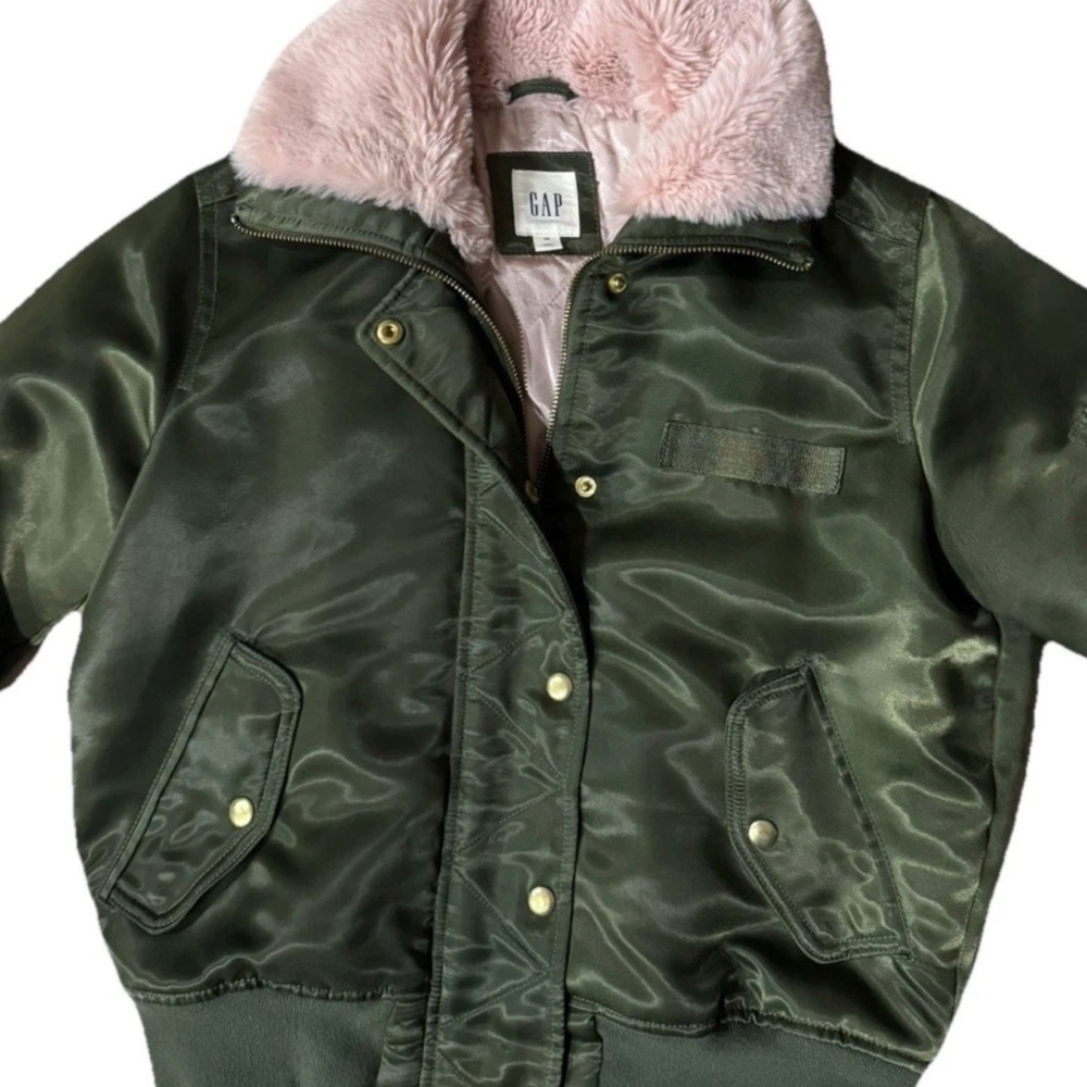 GAP  Olive Green Puffer Jacket with Soft Pink Collar